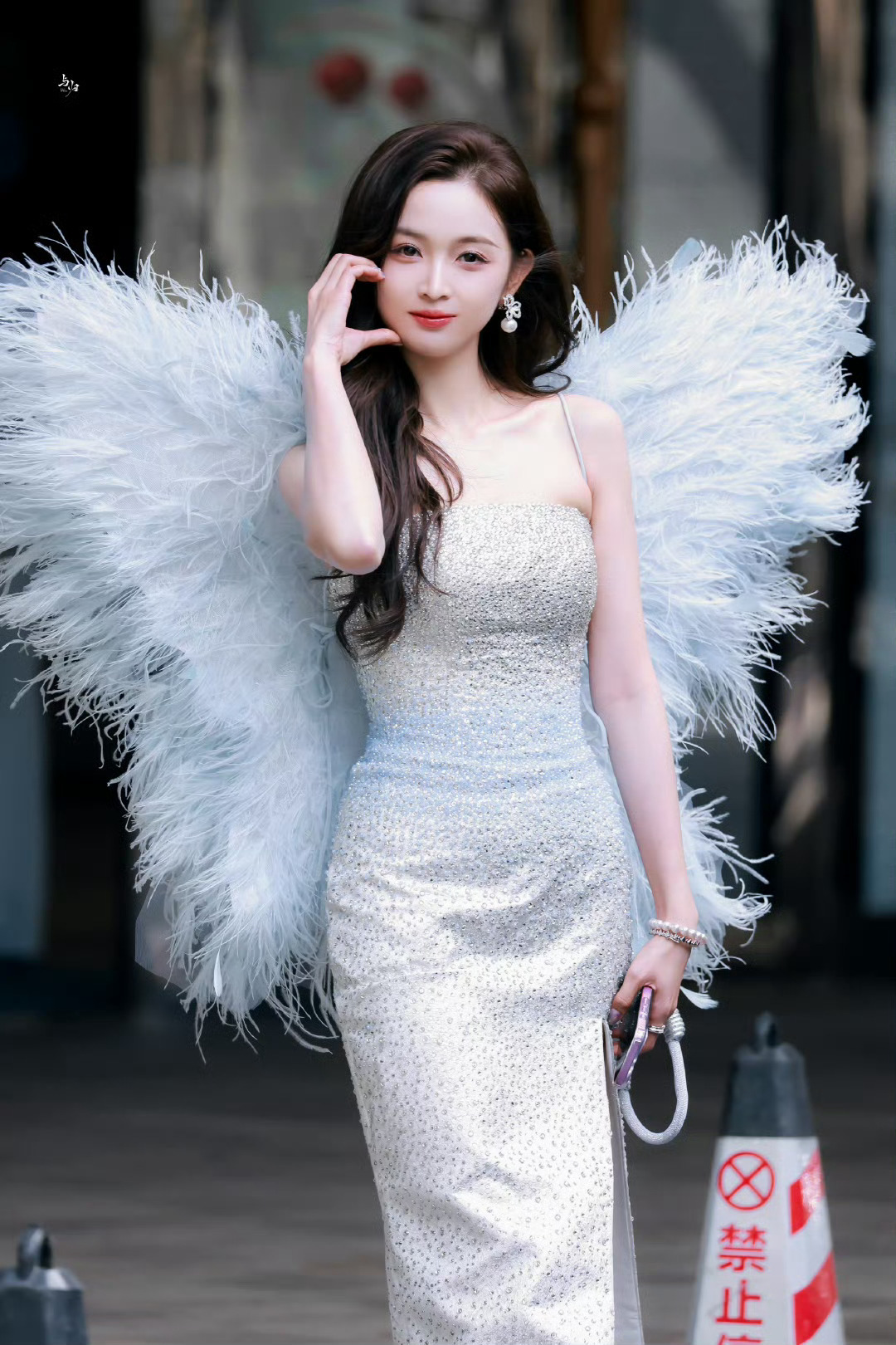 吴宣仪浪姐6上班造型 好仙女  这个站姐拍的[求关注][求关注] “我又  真的