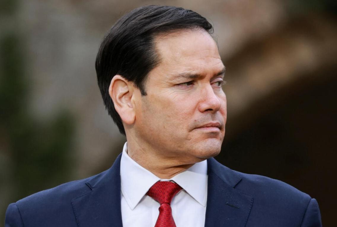 美国这就是典型的贼喊捉贼，明明是自己想控制巴拿马运河，逼着巴拿马毁约跟中国企业的