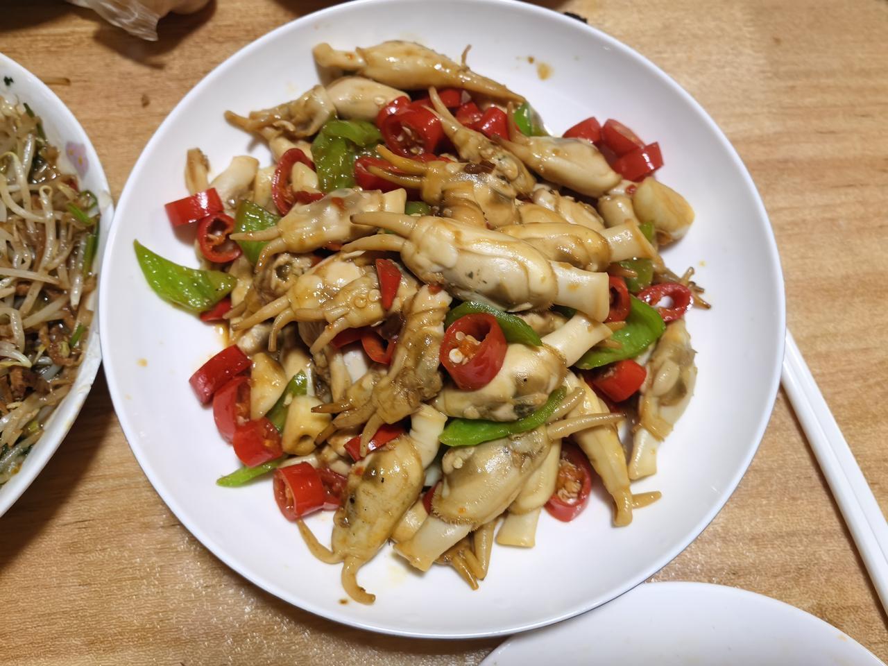 这是我今天炒的菜，不错吧！
我本人是女人，但是我觉得结婚要彩礼这件事儿挺别扭的，