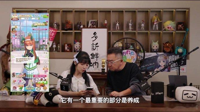 谁懂捧哏大爷跳宅舞的含金量 于谦大爷毫无包袱大方跳宅舞，舞步有模有样，相声和二次