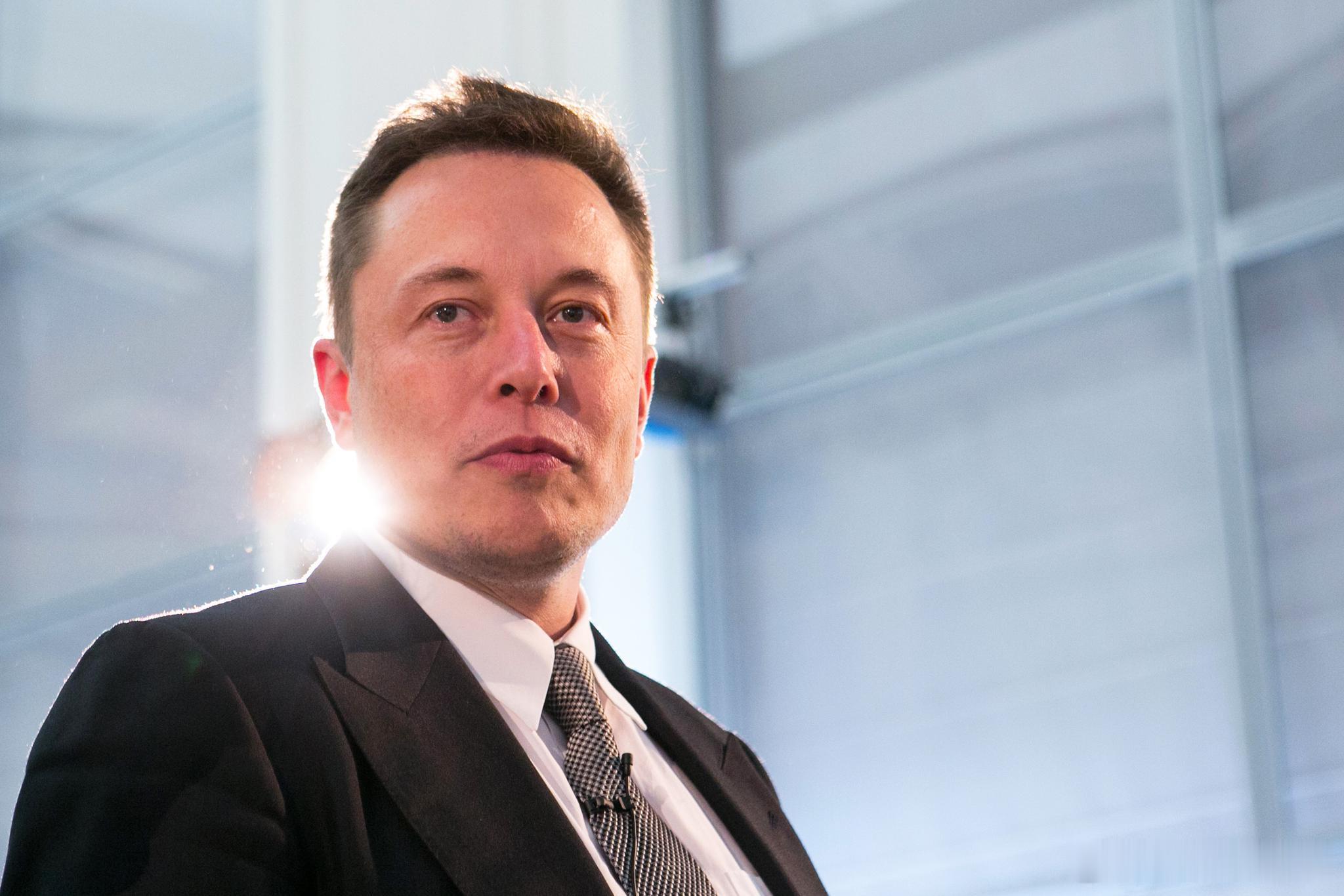 看到了外媒报道特斯拉正在考虑出售中国业务，为与SpaceX的潜在合并铺平道路。这