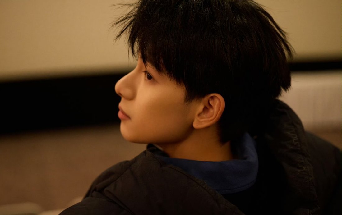 范丞丞给胡先煦拍的照片 太帅啦刘世豪 大年初一电影院见～ 