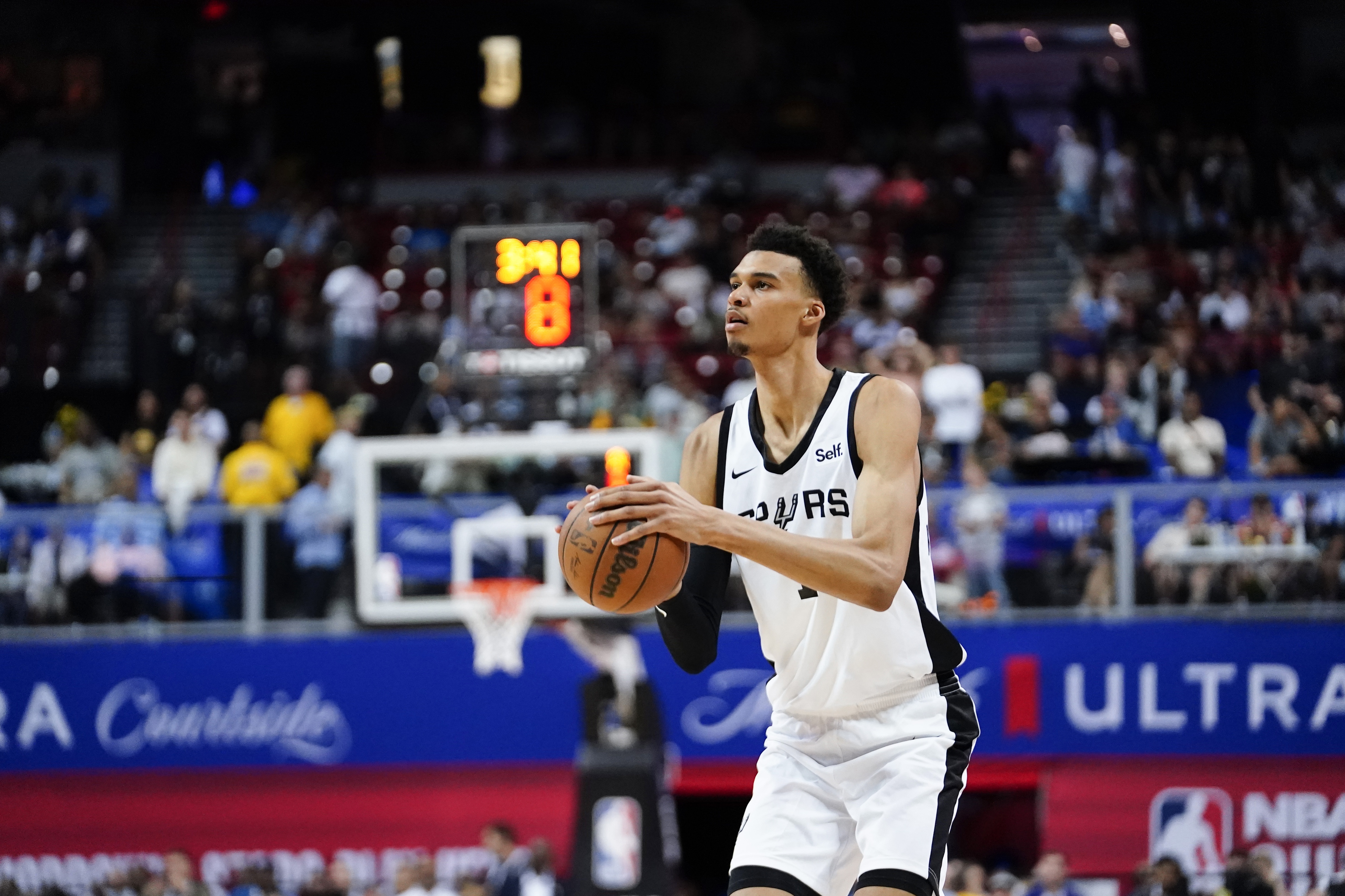 NBA 麦迪：文班第一次来美国打夏联时人们都对他很怀疑 那时他太瘦了