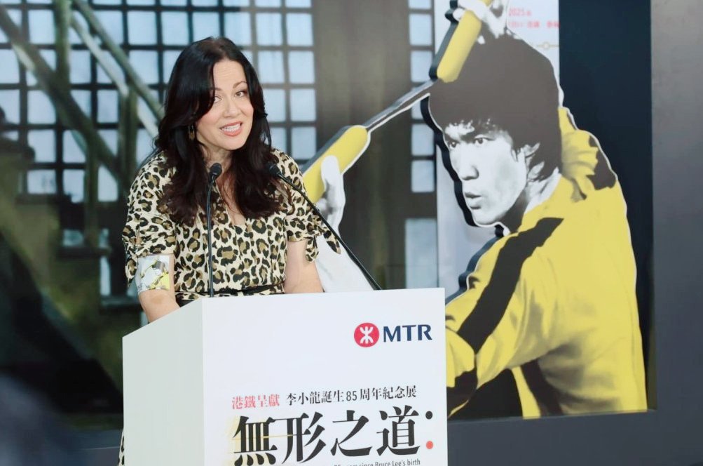 李小龙女儿谈对父亲的印象 李香凝说父亲去世时她才4岁，对李小龙最深的印象不是画面