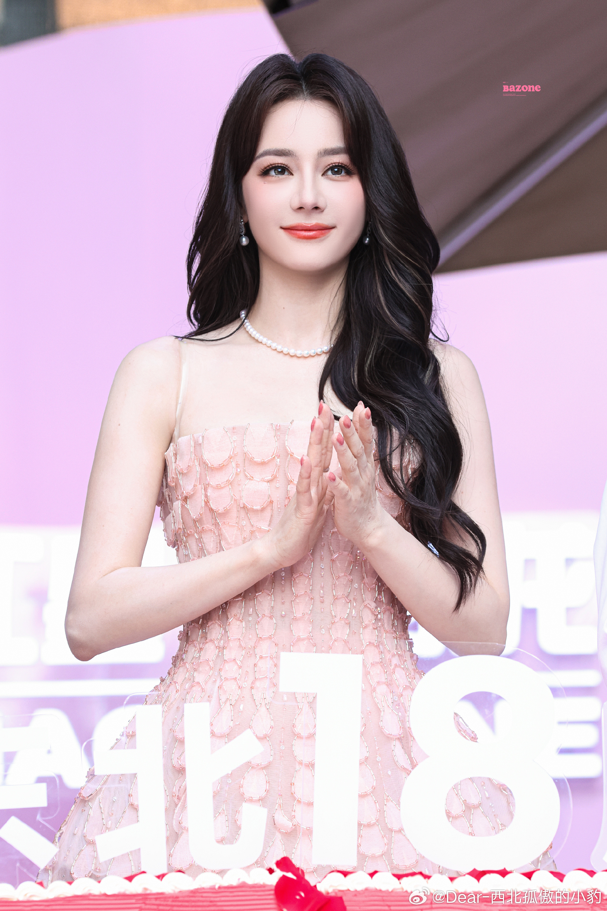 迪丽热巴换妆发了公主👸穿什么都是美的 