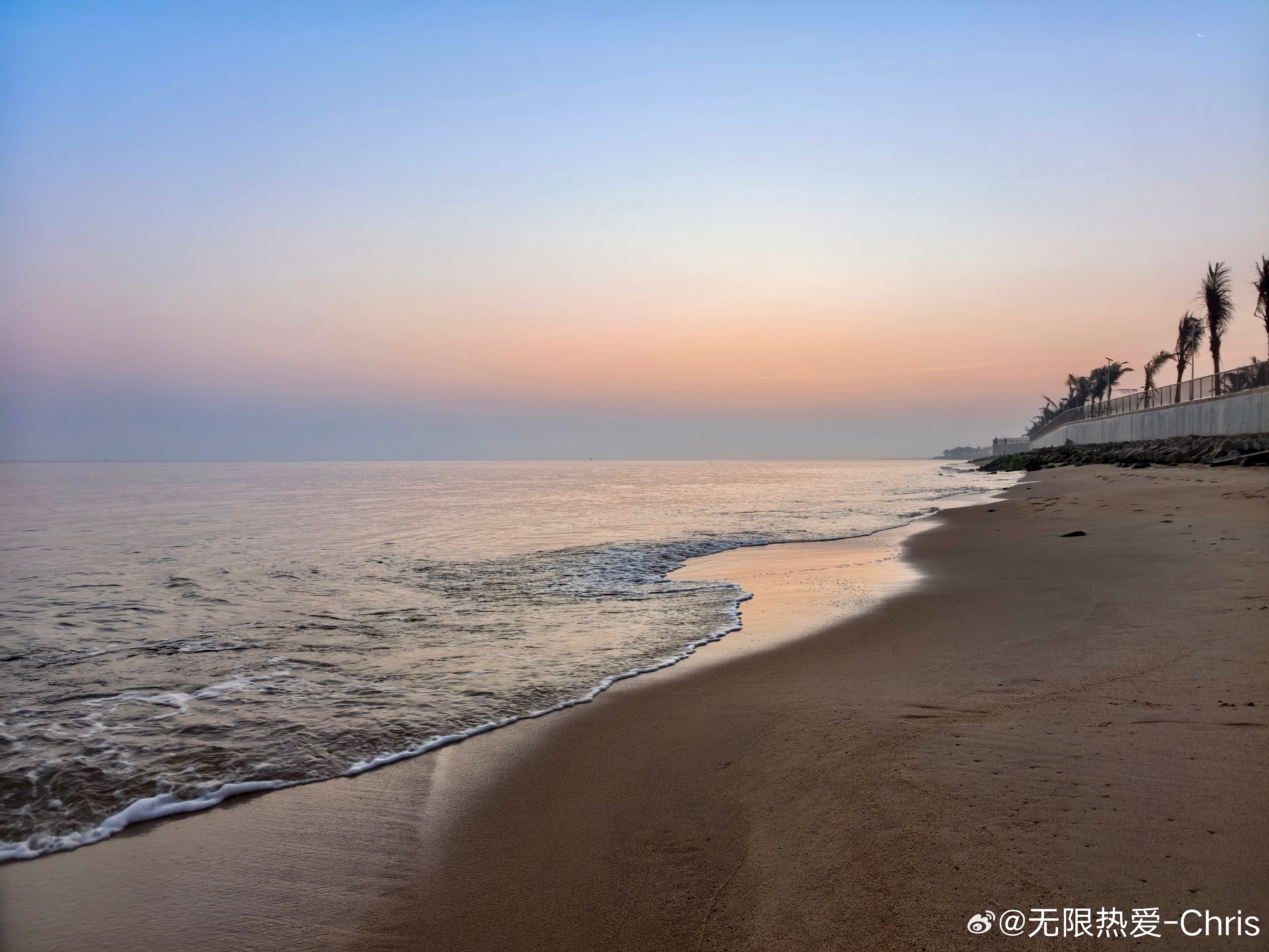 早安，冬天的海口温度还是有点凉，但感受了椰城日出的美丽呀🌅🌴日出日落日常分享