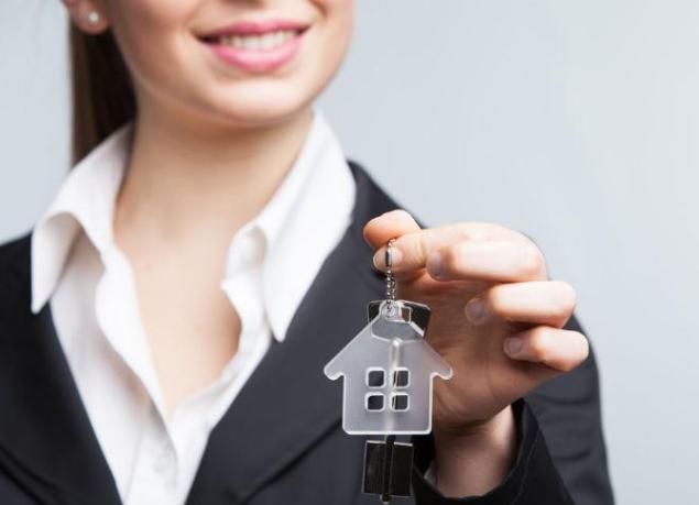 北京，25岁帅小伙，被55岁女房东“骚扰”，悲催的是，男孩不仅多次被女房东“吃豆