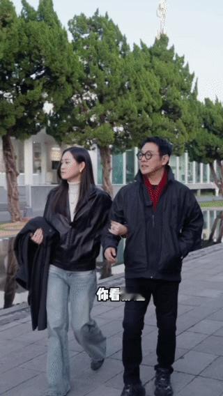李连杰和女儿逛街李连杰老师不仅是功夫巨星，还是个超级暖心的老爸