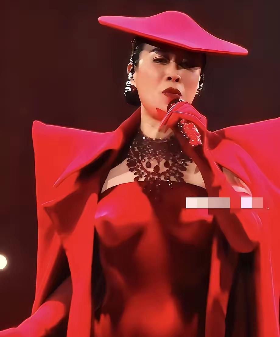 那英演唱会的歌唱的多不多，我不在乎。演唱会上的嘉宾多不多，我也不在乎。我最想说的