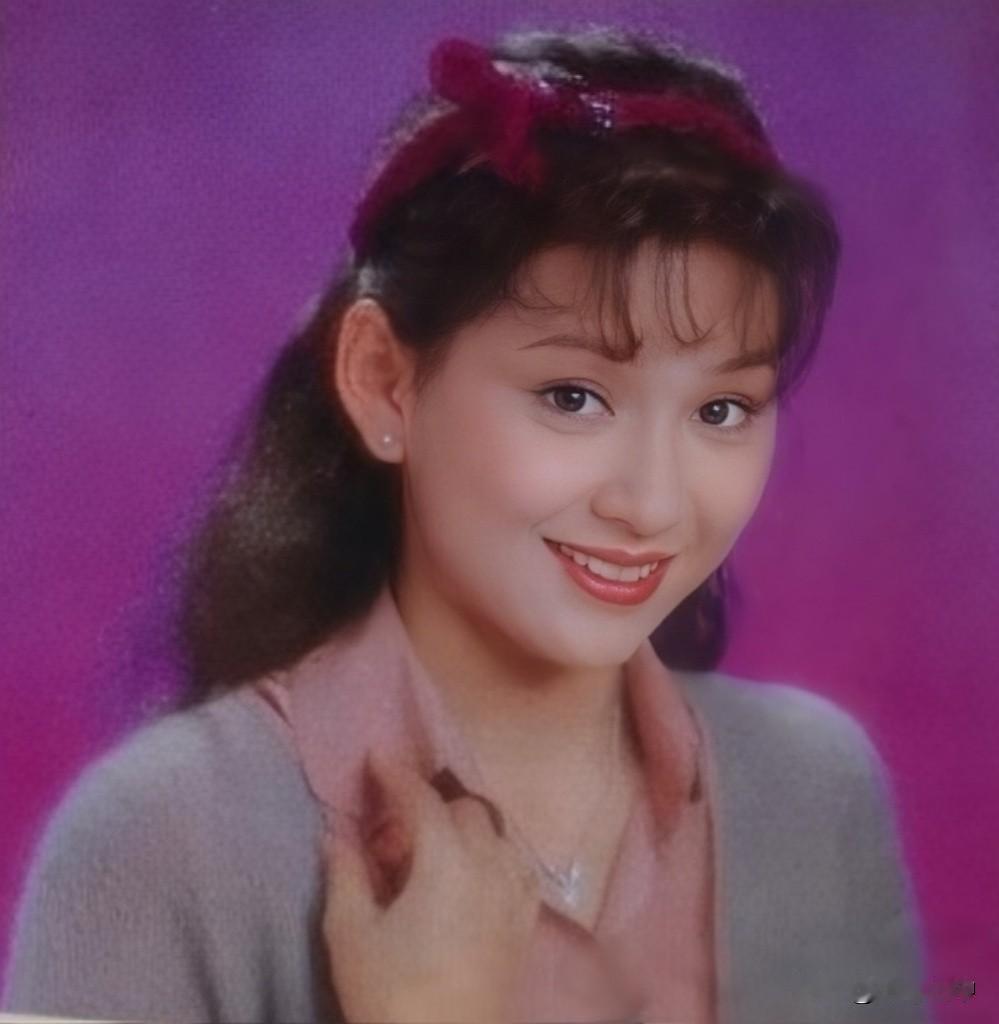 余安安、汪明荃、邓丽君
李司棋、熏    妮、姚   霏
徐小凤、叶丽仪、甄  