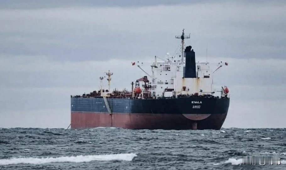 美国五角大楼前官员派恩发出警告称，美国如果继续对伊朗实施海上封锁，就可能与俄罗斯