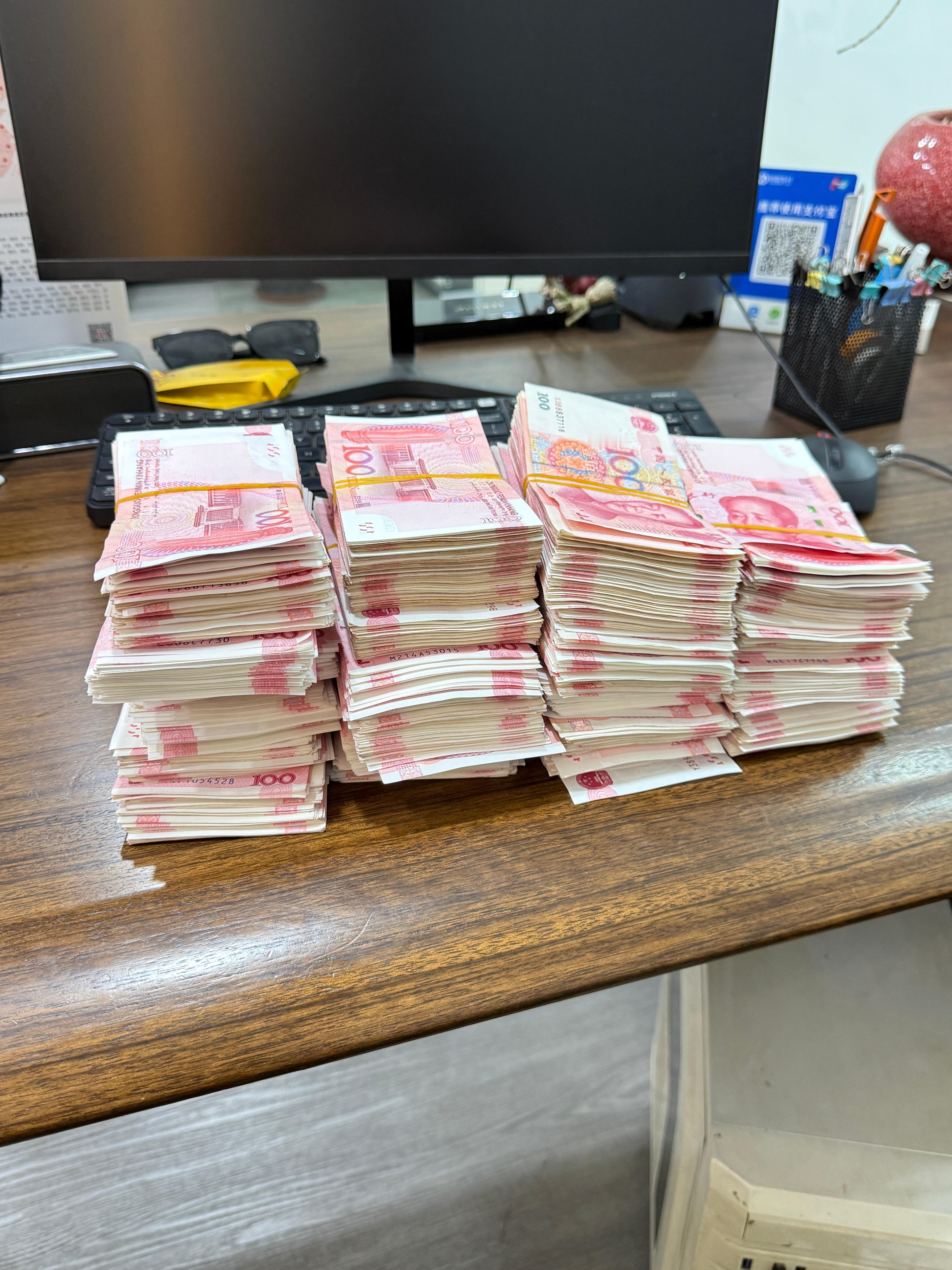 顺利搞定，下午来店里看车马上直接下定，晚上提车一气呵成，年底买车节奏就是快，21