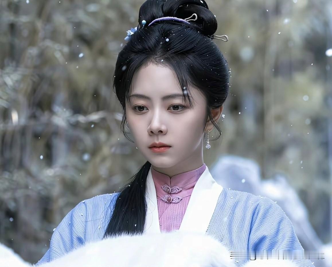 香兰如故居然大火了！我很不高兴。谭松韵凭什么演女主啊？还不如以前这个小丫鬟漂亮。