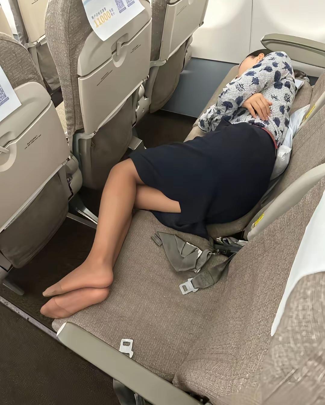 致敬每一位在职空乘，她们辛苦了～