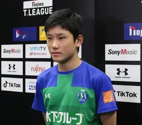 回乡祭祖遭全村抵制！被喊话滚出老家，张本智和到底输在了哪？
 
2022年，归化