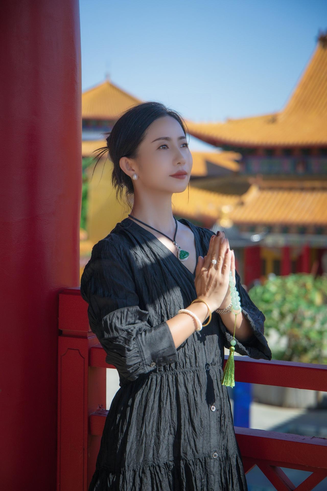 寺庙祈福人像私人摄影师 寺庙人像摄影 摄影人像