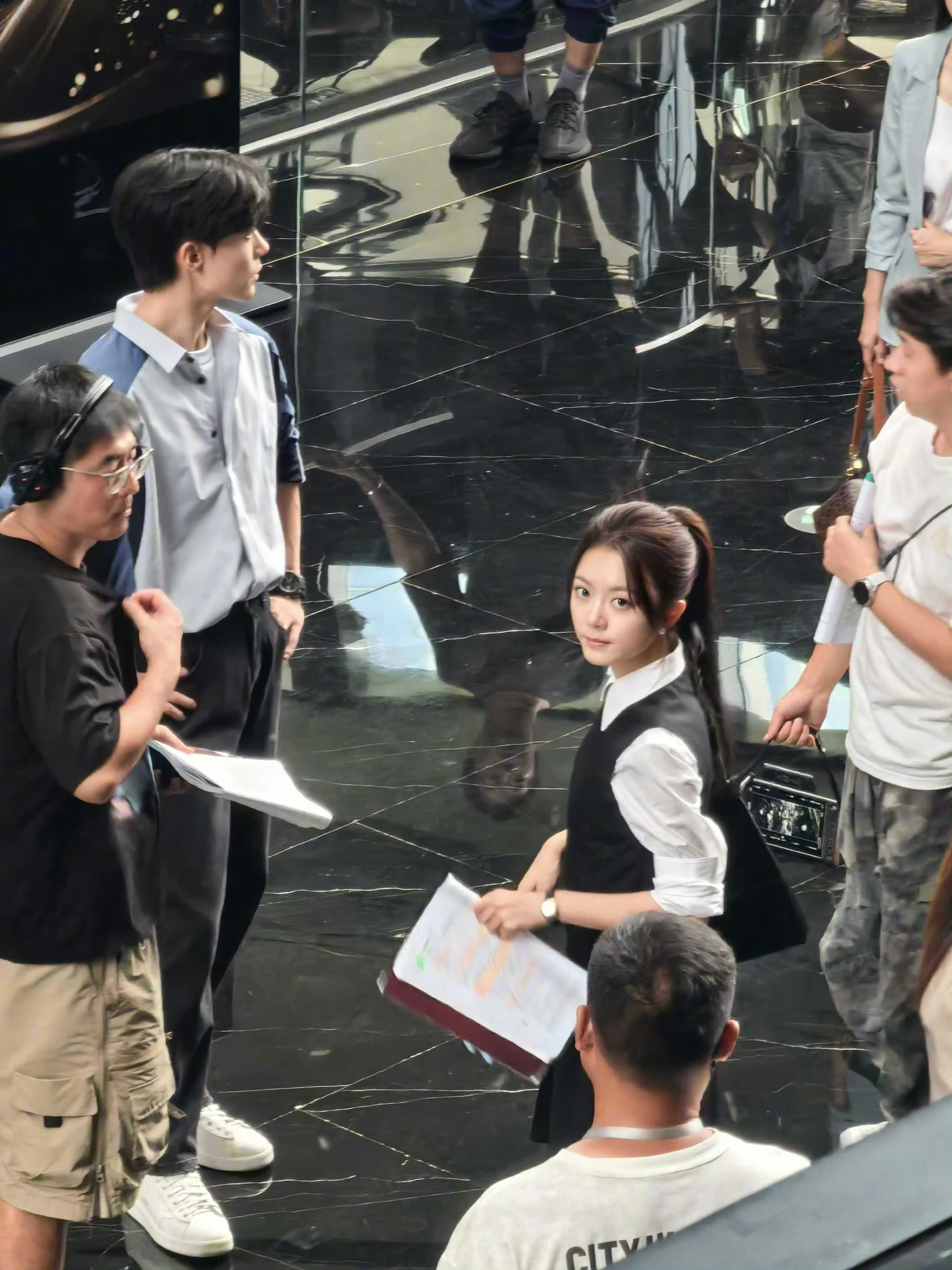 赵今麦无可替代高马尾路透赵今麦无可替代高马尾路透，麦麦这个高马尾太好看了[么么哒