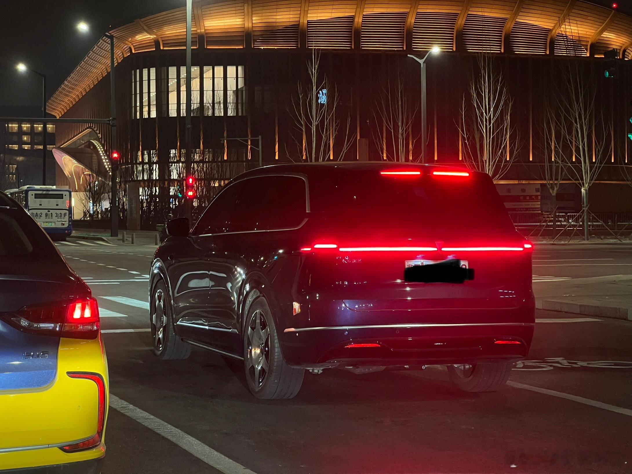 下面一首周杰伦的《断了的弦》送给深蓝S09 北京