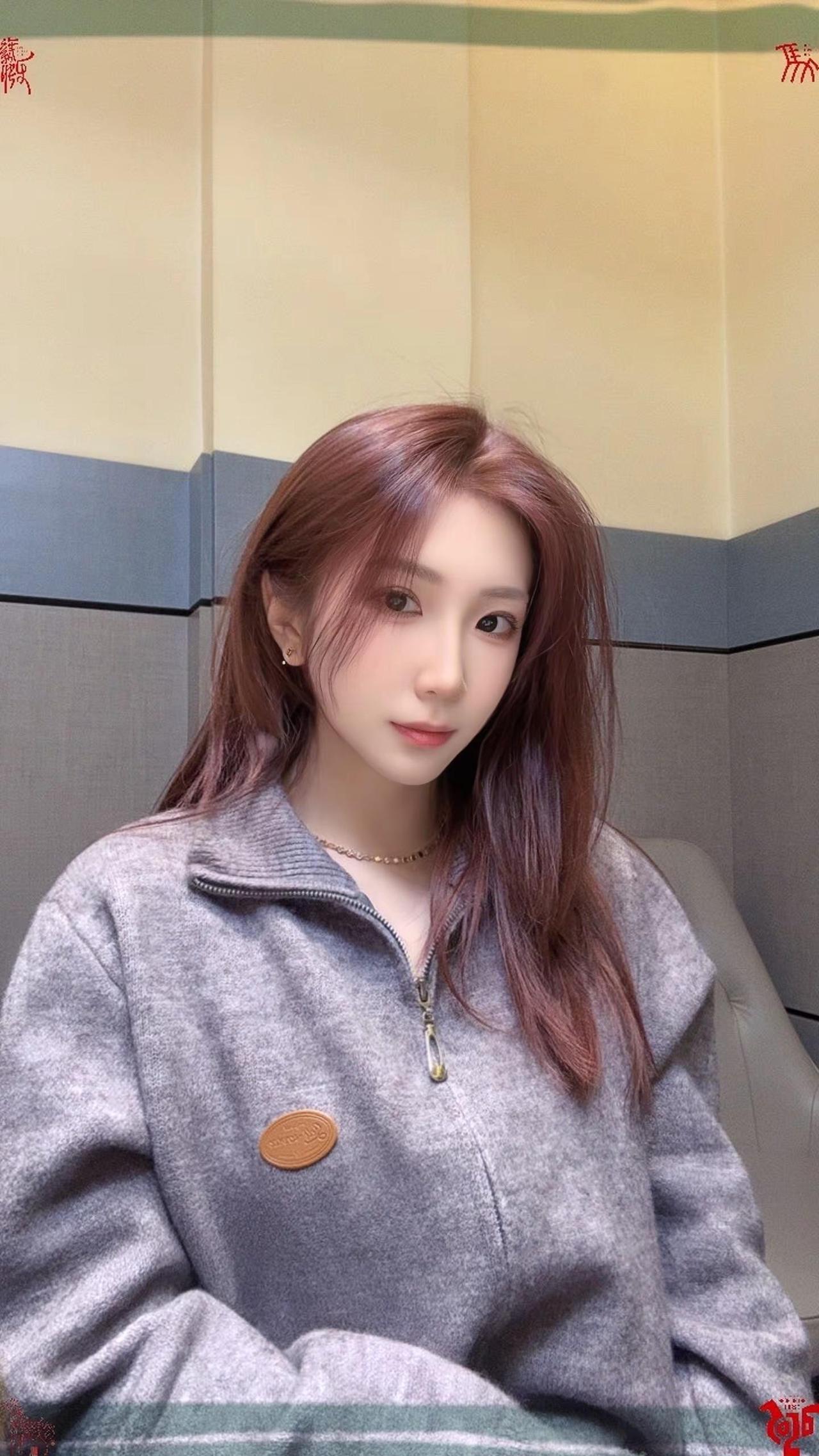 每天开心就会每天漂亮。死装甜妹新年快乐