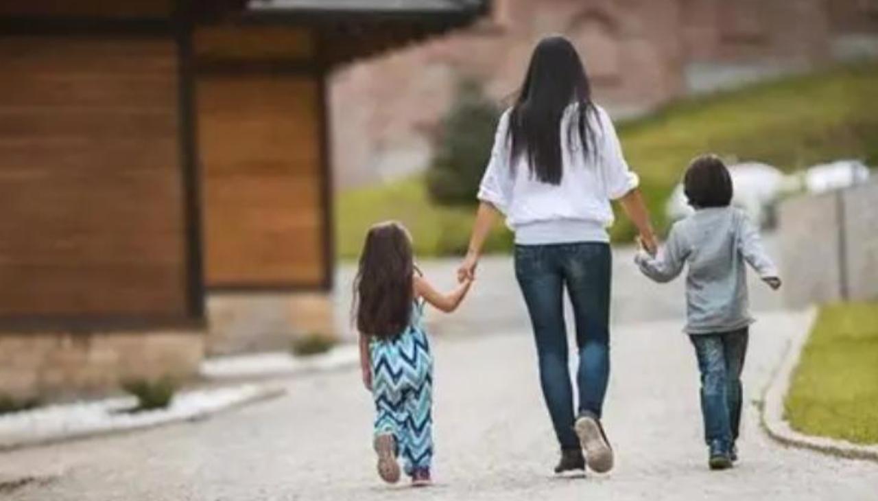 全球进入"婴儿荒"！年入5万养娃2.3万，年轻人集体"断后"是自救？

联合国发