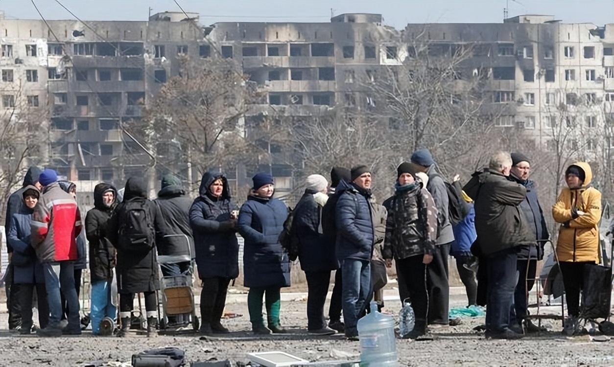乌克兰民众被曝开始反向众筹，宁愿自己掏钱提供目标信息，也要让俄军实施精准打击，这