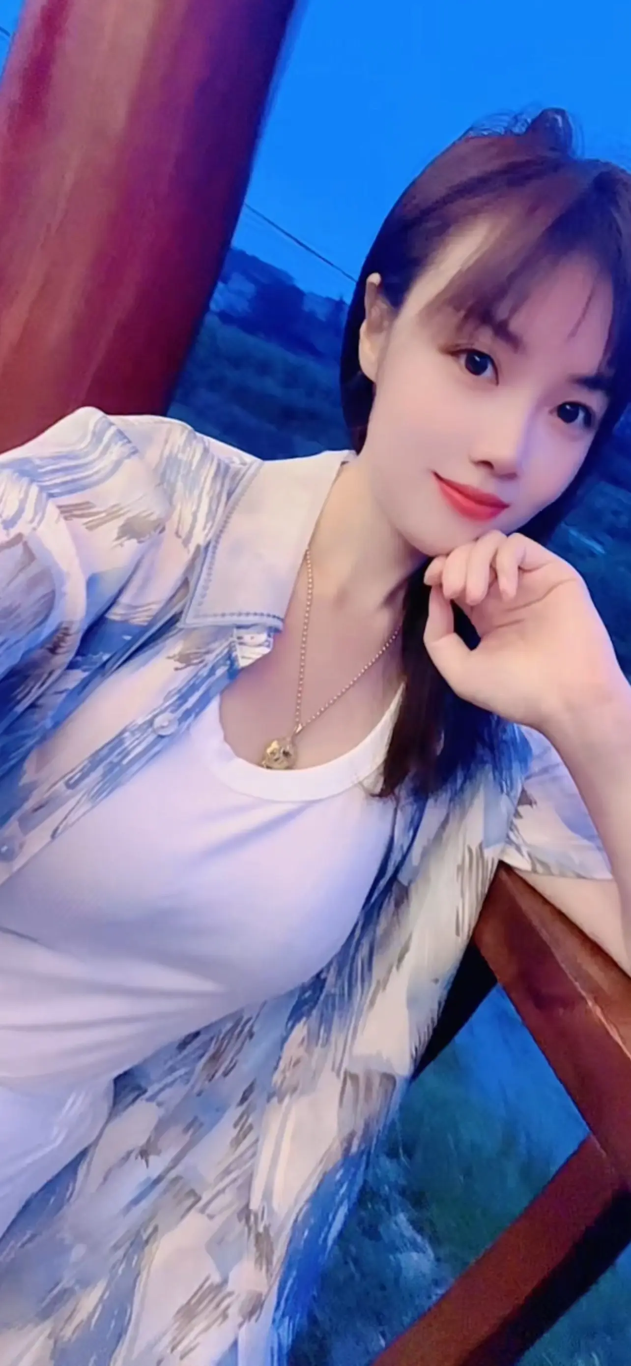 不要活在别人眼中,更不要活在别人嘴 里，他们说你好，你未必真好，他们说...