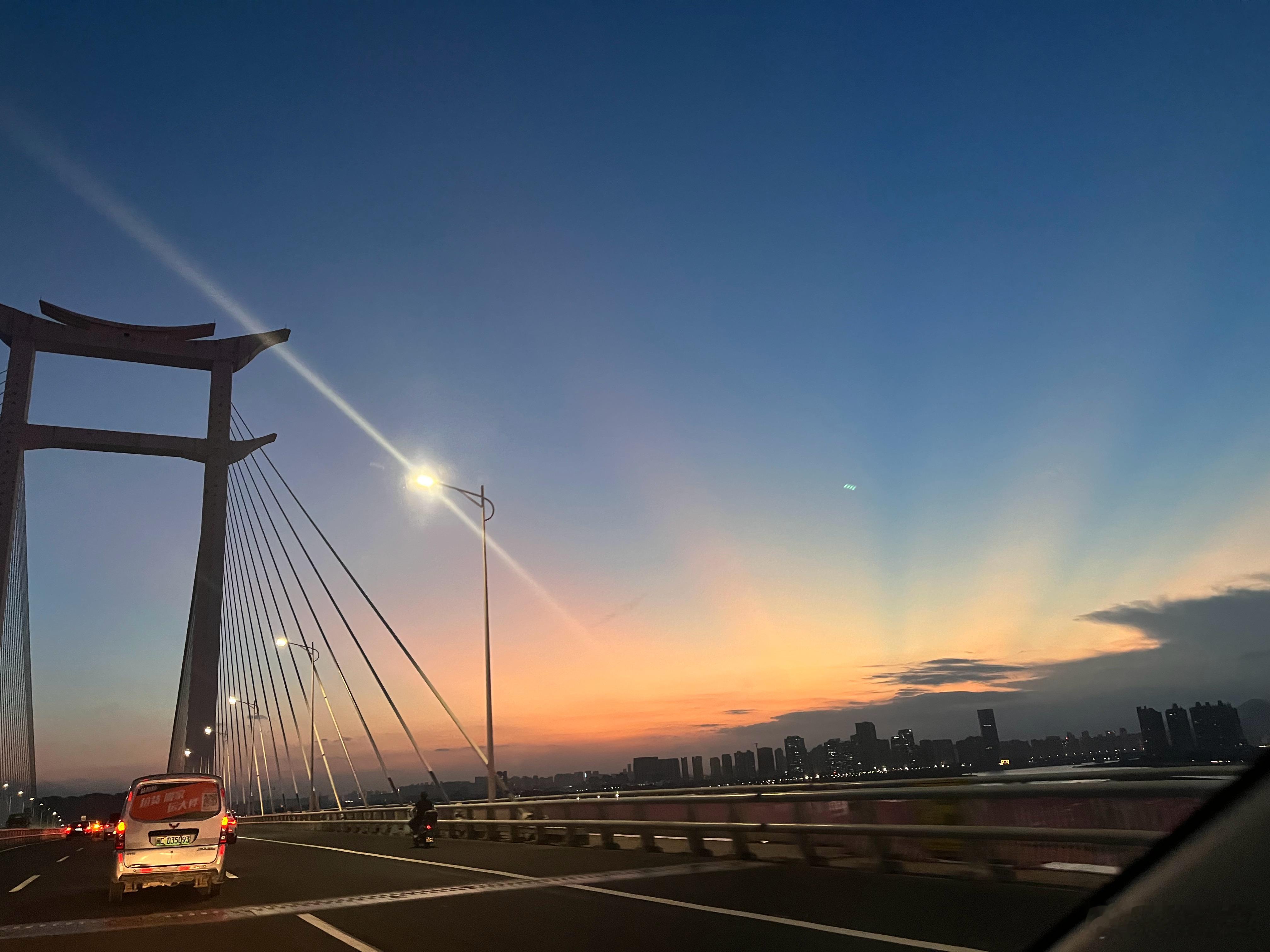 #福建的秋天真是太美啦#今日这份晚霞，记得收藏起来，又是美好的一天！#泉州[超话