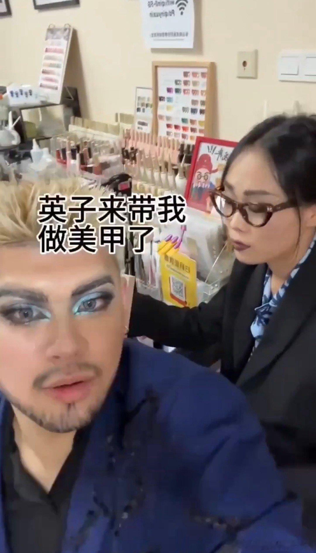 #这英祝福那英#那英姐姐以卓越成绩再攀高峰，这不仅是她个人的荣耀，也是乐坛的一抹