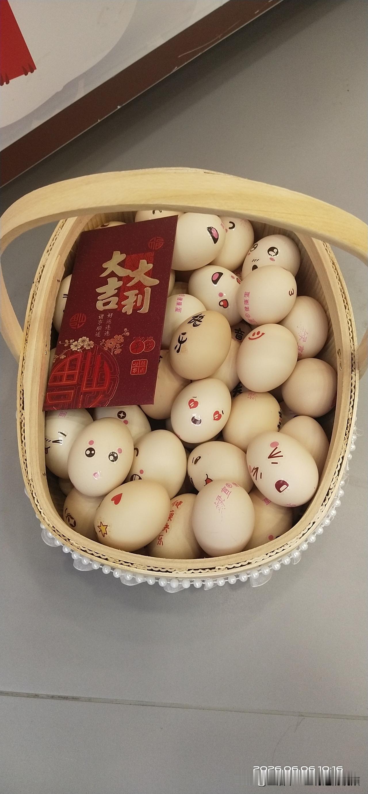 又是一年高考季，时间过得太快了！
十年寒窗苦读，就待这几天见成果了！
祝愿孩子们