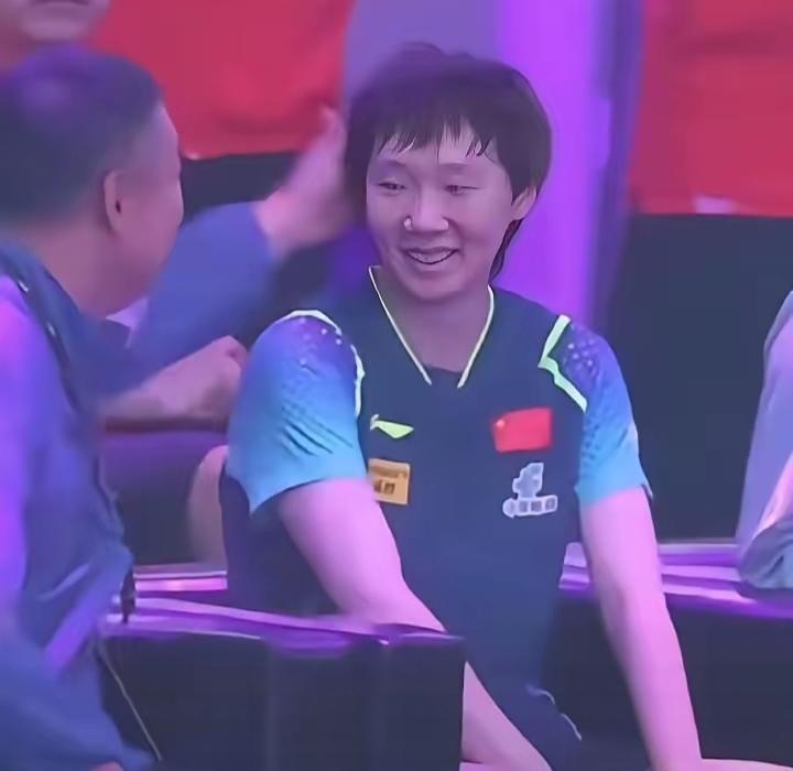 甜炸！王曼昱4-1击败温特，挺进女单决赛！赛后刘国梁满脸欣慰走上前，伸手轻轻抚摸