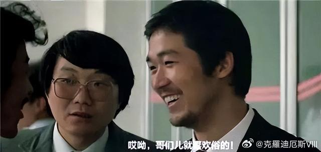 商场女厕内巨大男性壁画被指低俗墙壁上换几个流量男明星，穿条内裤、叉着腿坐，还有人