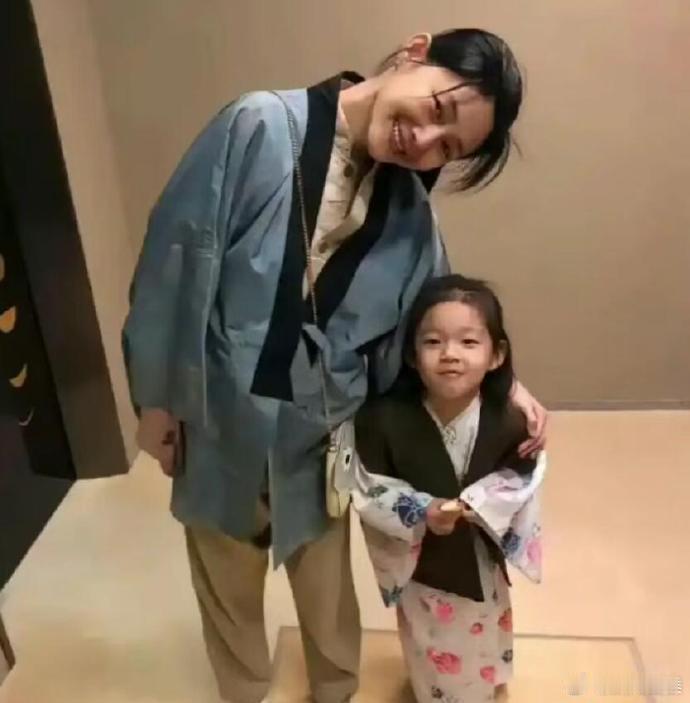 曝大S要把珠宝与名牌包留给女儿 台媒曝大S生前在手机备忘录写写了财产分配意愿，把