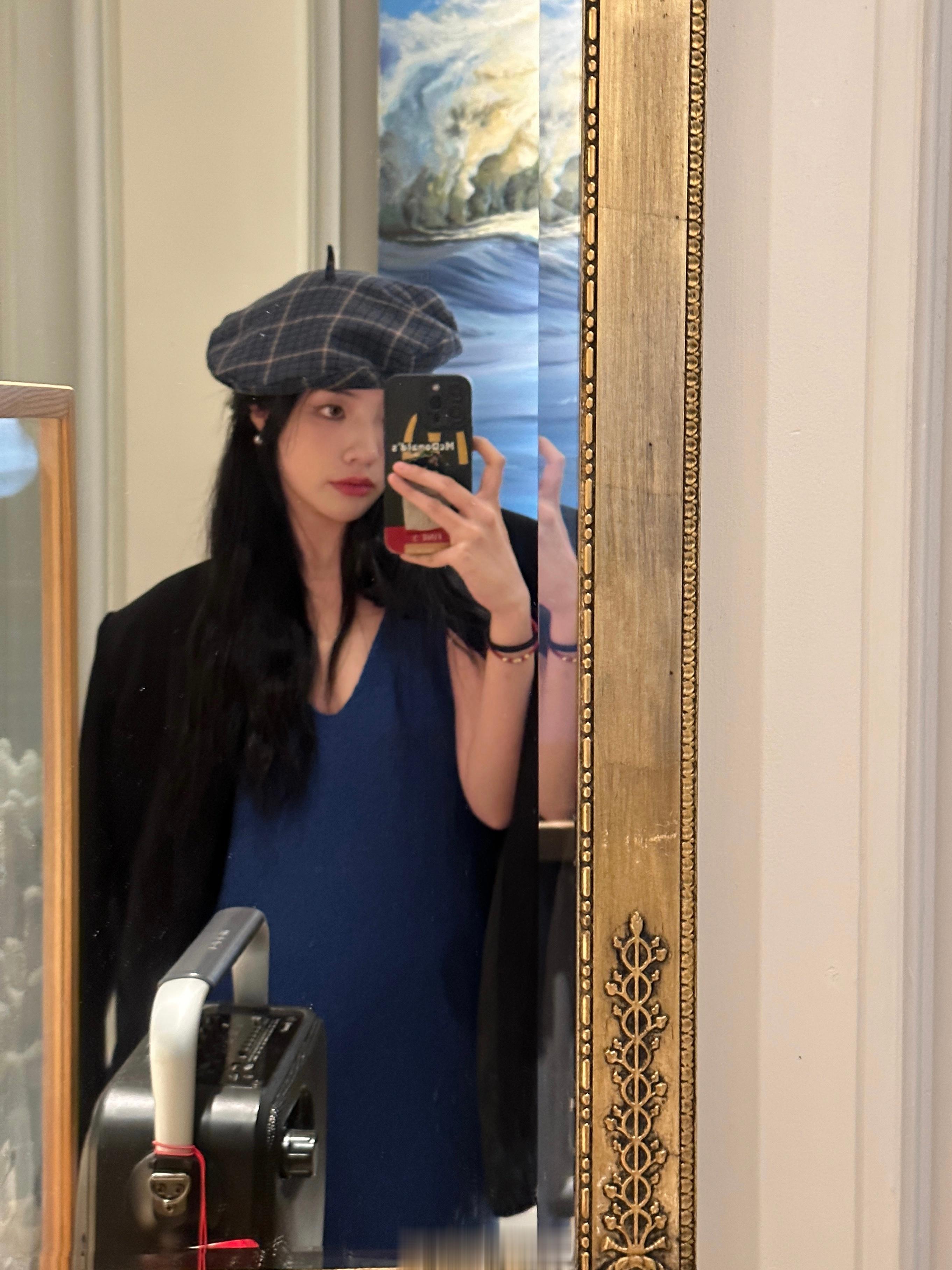 没有了也要发🌙//关于没带项链🦖用头发给我编了一条虫子 ​​​