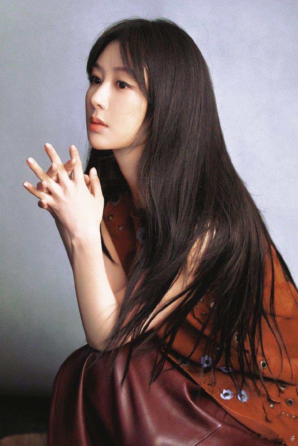 杨紫yz 杨紫董竹君  yz 杨紫玉兰花开君再来眉目艳皎月， 一笑倾城欢【杨紫白