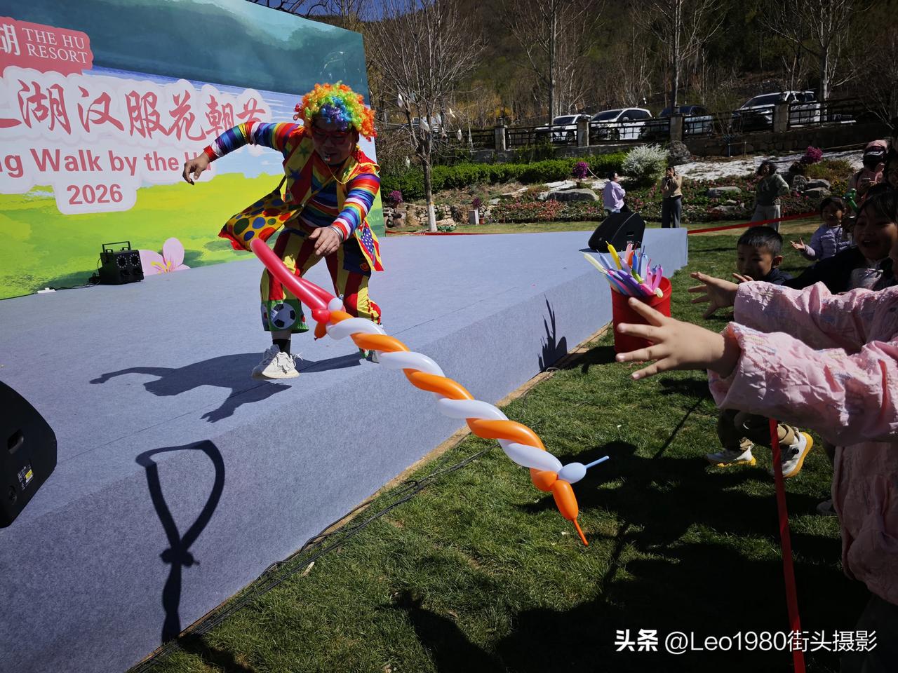 静之湖度假区沉静式游玩 的表演，小丑是失误还是故意[呲牙][呲牙][呲牙]我觉得