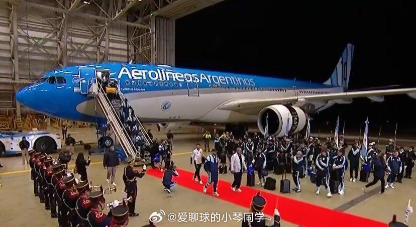 无缘卫冕！阿根廷仍获红毯+乐队欢迎 全队无笑容 队长等9人未回国北京时间7月21