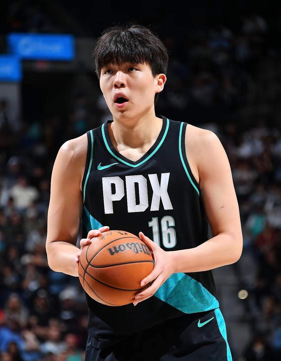 杨瀚森 开拓者惨败老鹰，杨瀚森末节得到了5分47秒的上场时间，虽然在场上依然没有