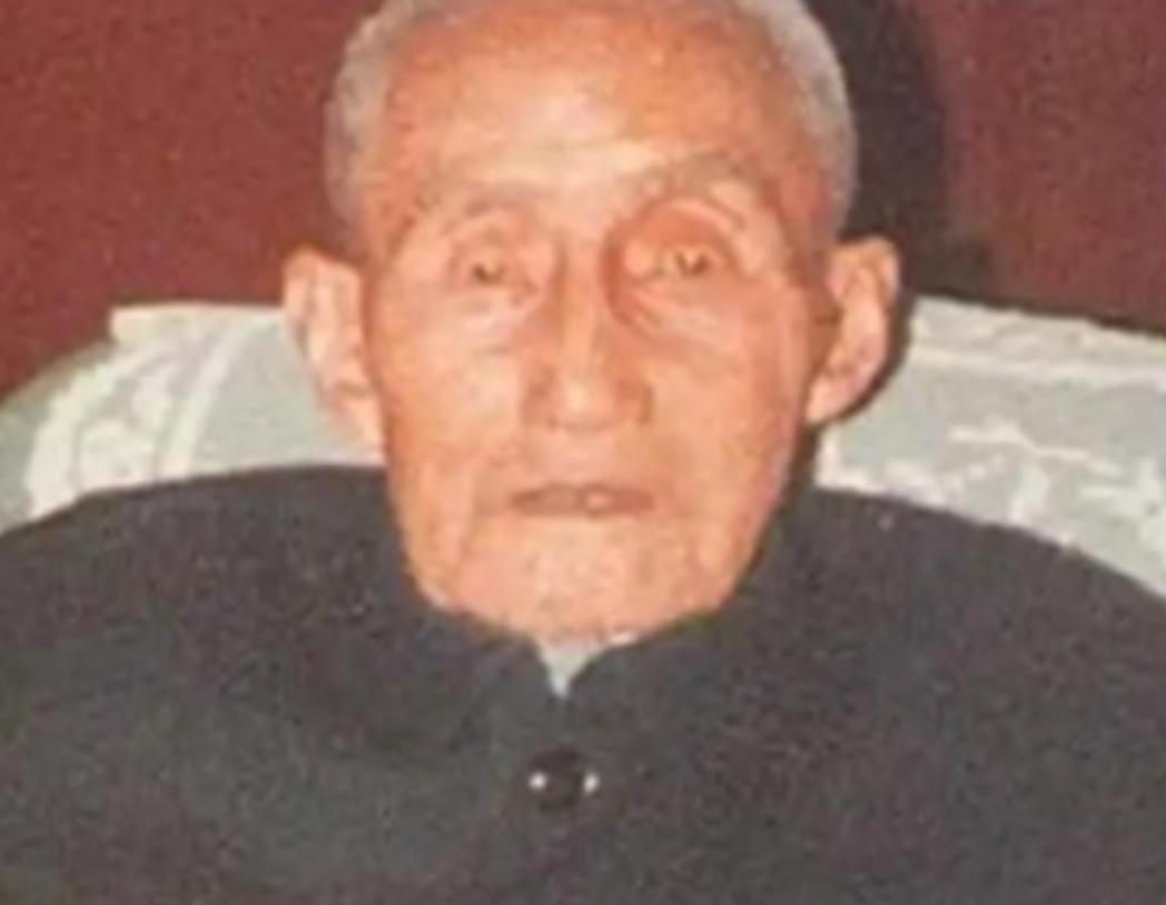 1949年，原79军军长被俘虏后想要自尽，想到自己20岁的漂亮老婆，一脸麻子，身