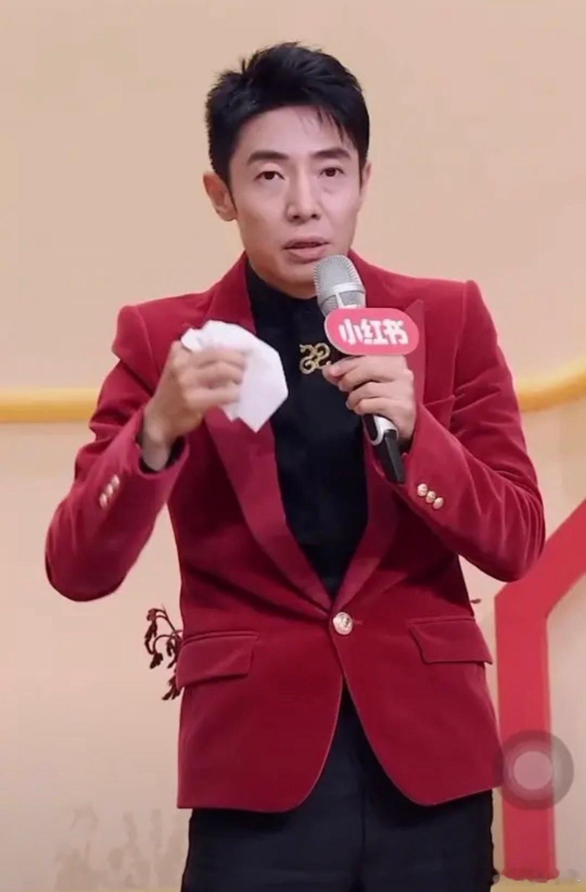 撒贝宁依旧蜡笔小新眉毛怎么感觉撒贝宁憔悴了哈哈哈哈哈 