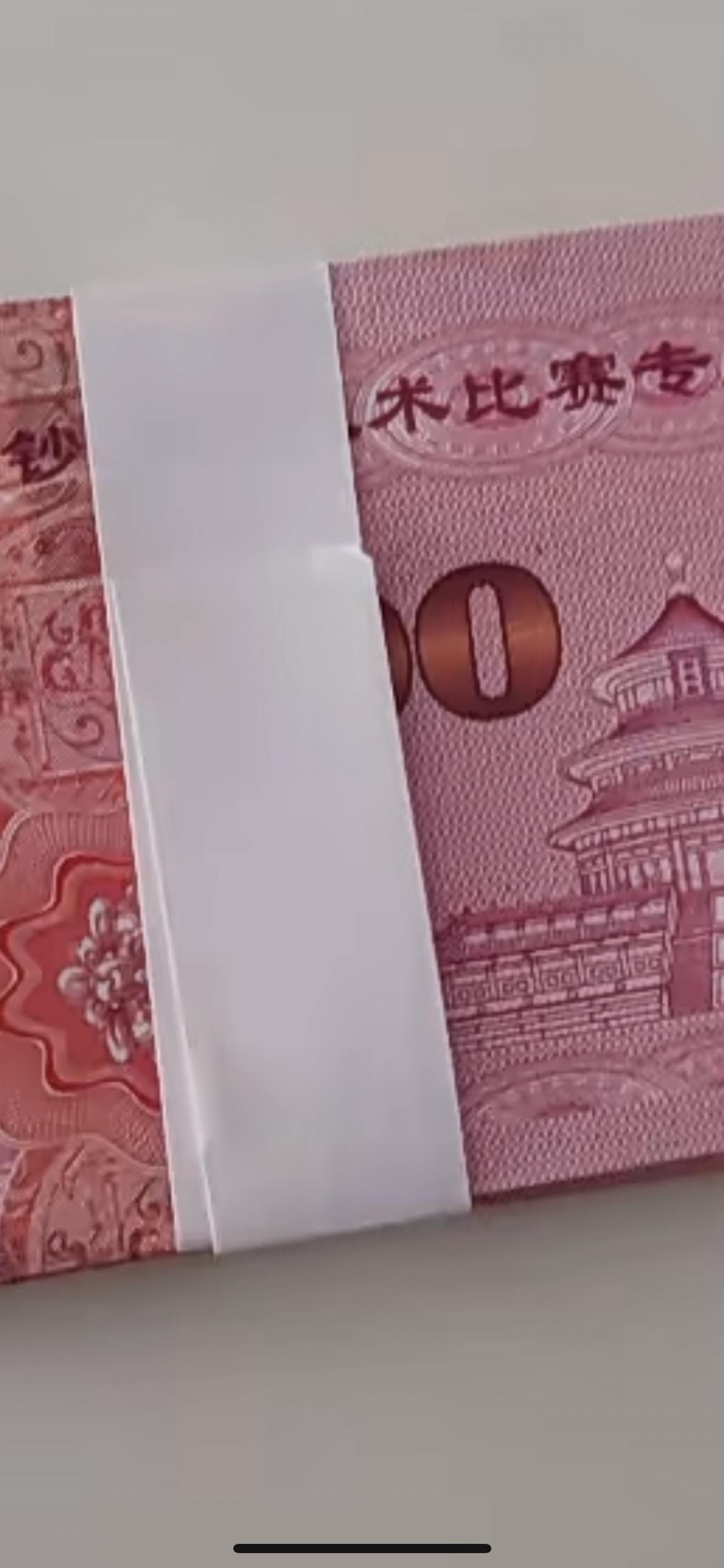 1月1日报道，浙江海宁，一位女士叫了代驾，把车开去4s店保养，可等她再去取车时傻