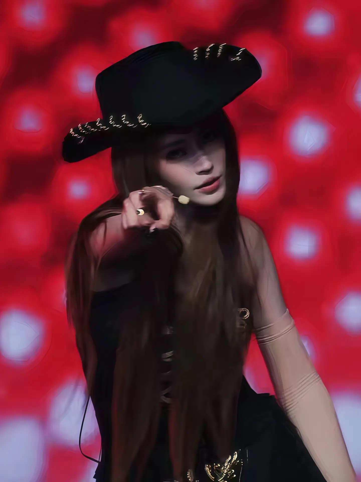 queen is back.