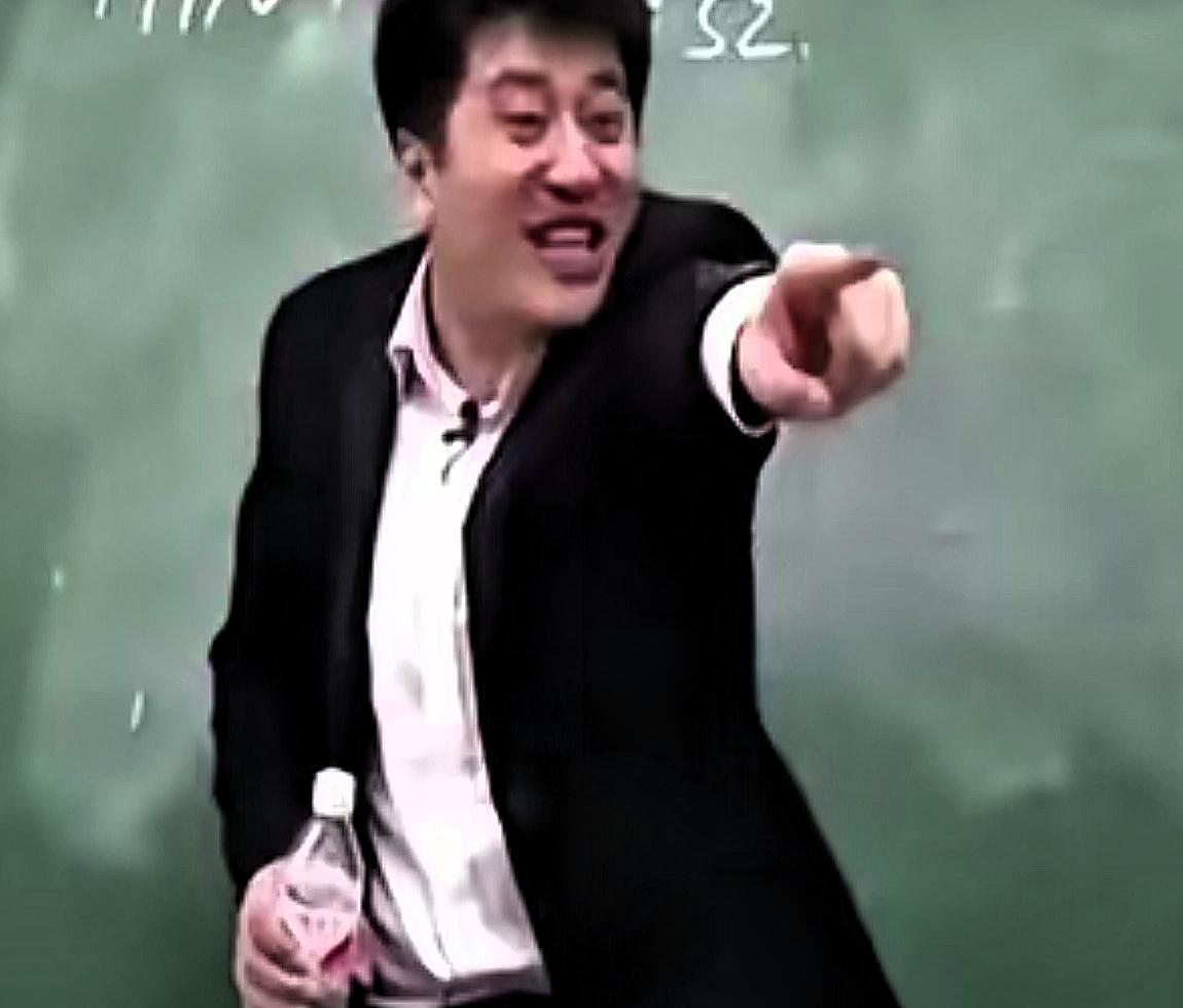 张雪峰这事儿真是越闹越大！就因为看完阅兵，热血上头喊了句“若有战，必捐款”，结果