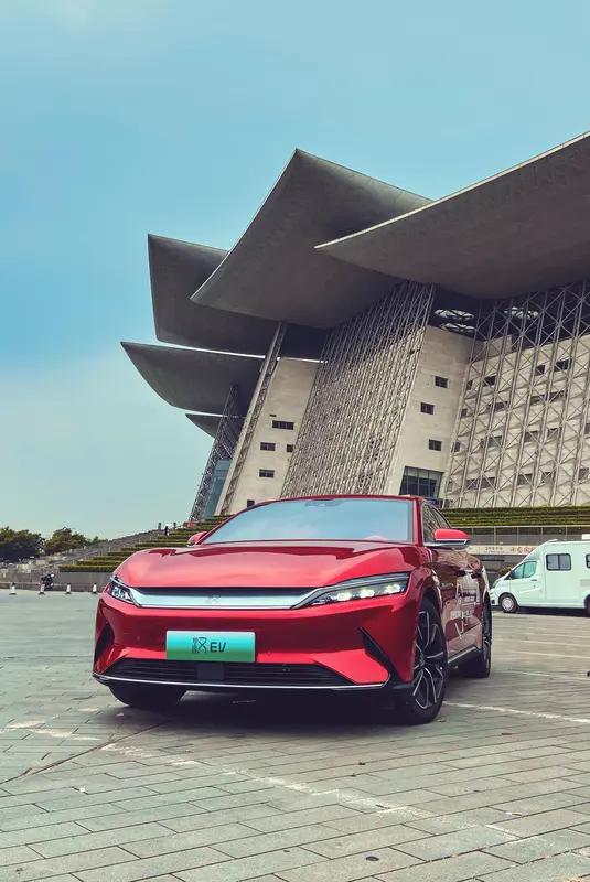 比亚迪能否成为一家伟大的企业? 比亚迪成为伟大企业很有戏。从标准看，伟大企业要有