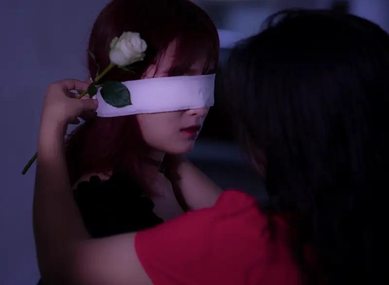 我绝对不会原谅男女朋友出轨。就说女人出轨吧，当她身体出轨时，心往往也不在你身上了