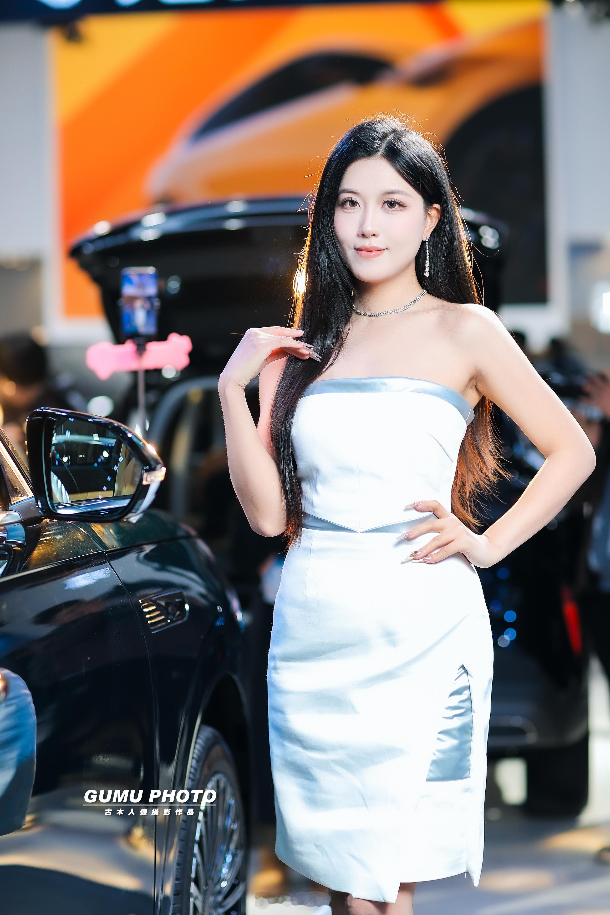 2025成都双十二车展奇瑞展台模特小姐姐2025成都双十二车展 