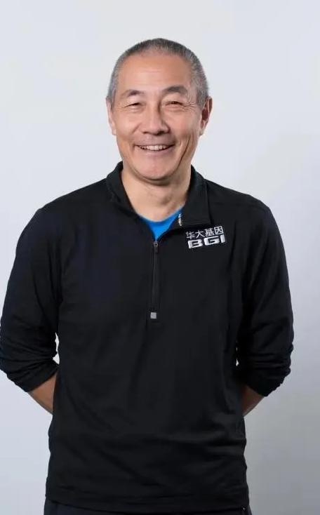 华大基因总裁汪健，参加一个老同学聚会，有个人走过来就是一拳，把他打懵了，可是真的