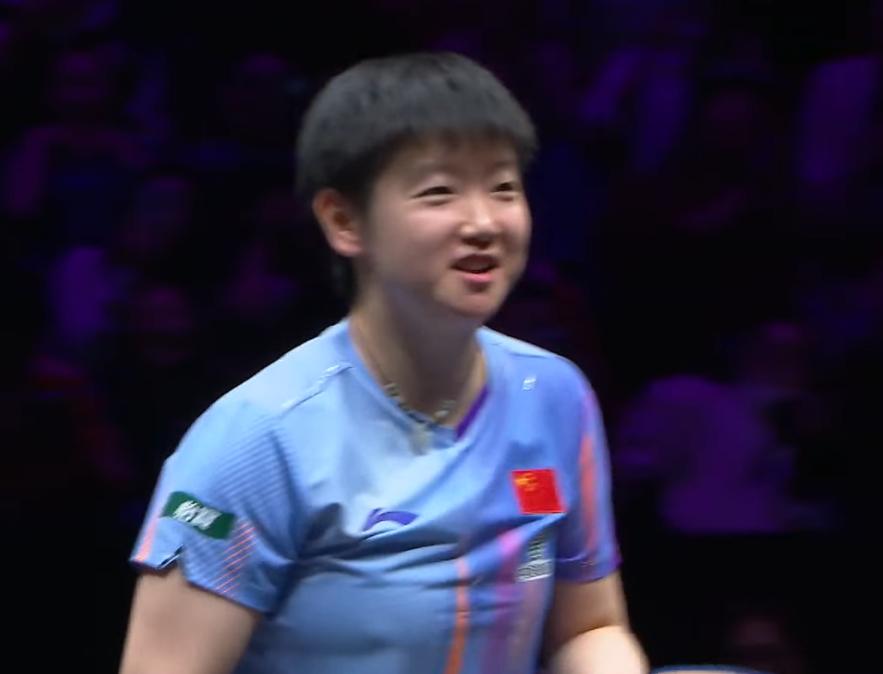 笑死我了！孙颖莎3:0零封迪亚兹，
第一时间不是去庆祝，
而是赶快换上笑脸
去安