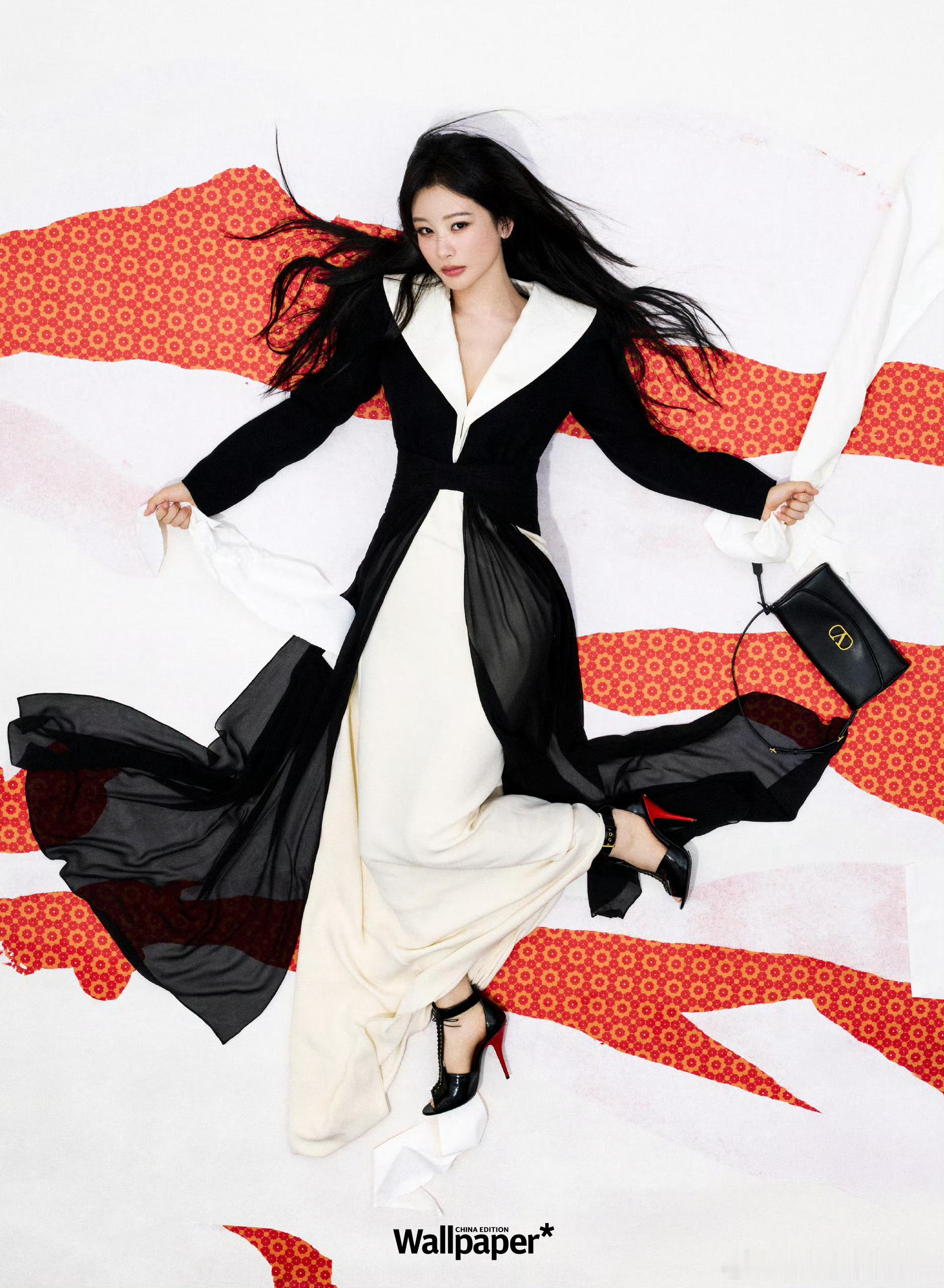 又到了猜人环节-----------杨紫Wallpaper中文版二月刊封面