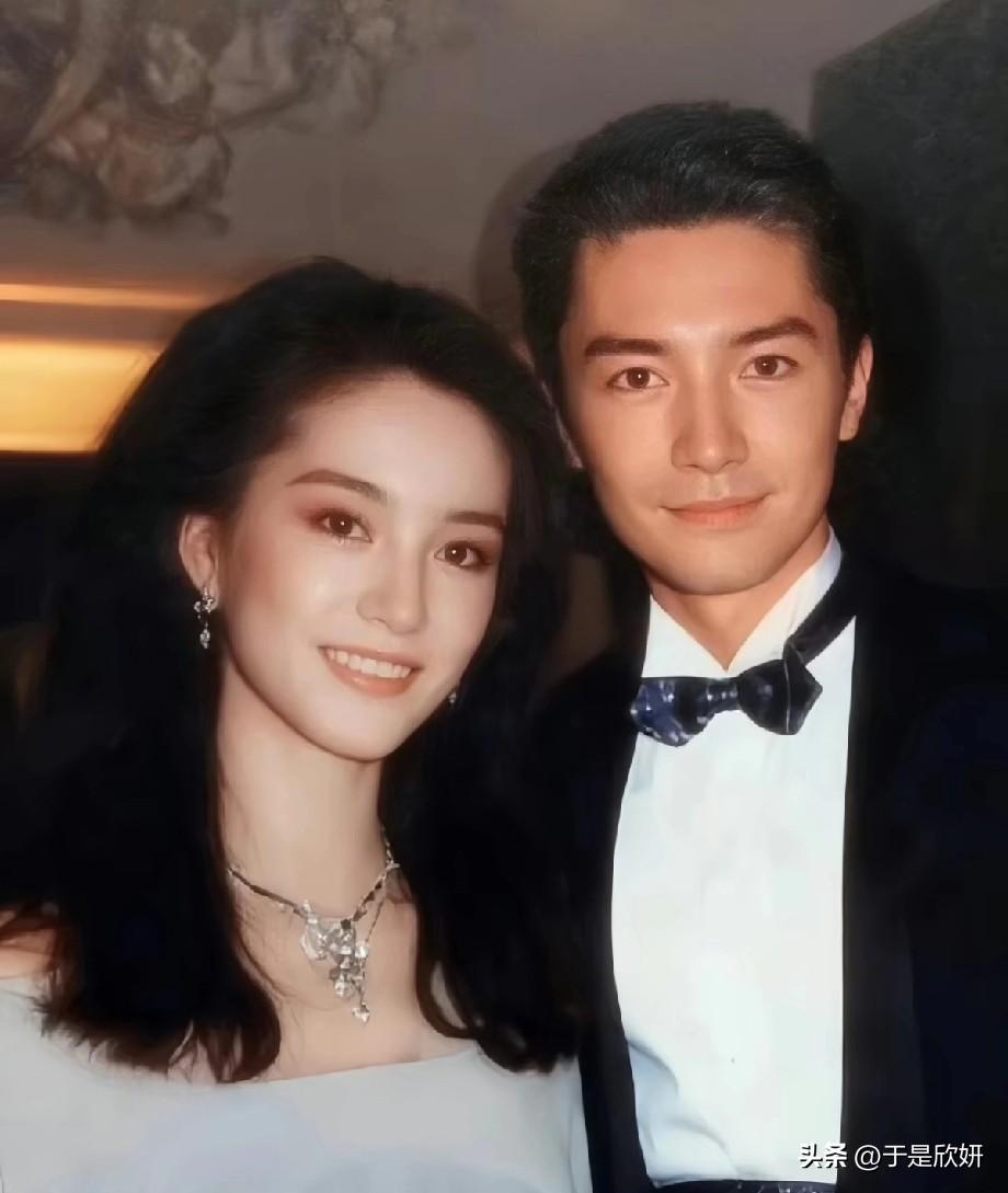 🔥尊龙×林青霞：这张“假合照”，炸出了多少人的意难平！
 
这张刷屏的“神仙同