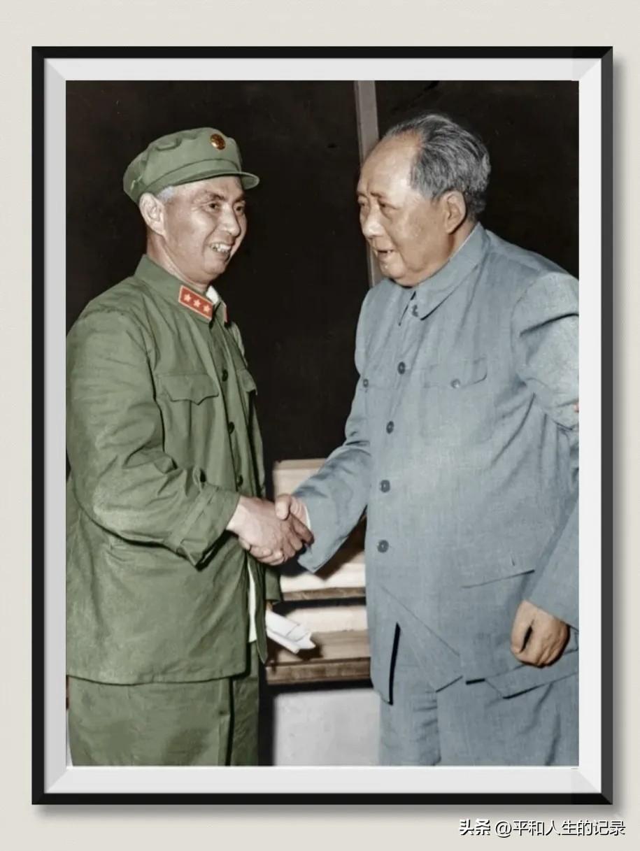 我们要世世代代怀念毛主席，他的恩情比山高比海深！
他老人家的英名万古流芳！[祈祷